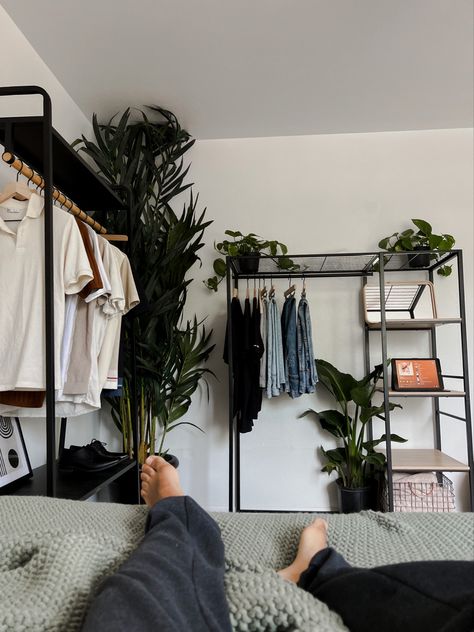 Room Aesthetics Men, Urban Bedroom Ideas Men, Simple Bedroom Ideas Men, Minimalistic Mens Bedroom, Cozy Men Bedrooms, Mens Room With Plants, Masculine Bedroom Plants, Mens Plant Bedroom, Bed Accessories Decor