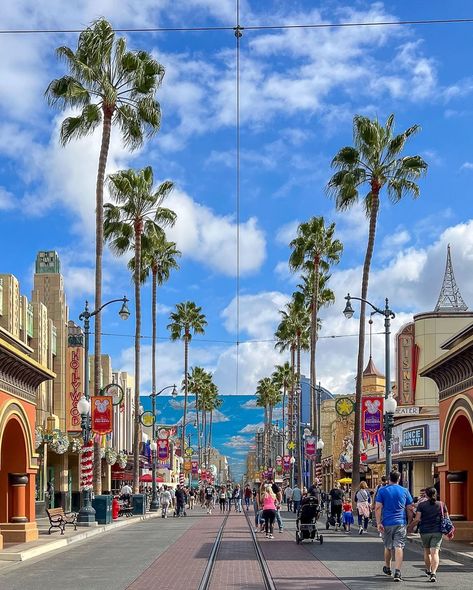 Follow California Wayfaring on Instagram for more. This is Disney California Adventure in Anaheim. California Adventure Pictures, Disneyland America, California Anaheim, Emeryville California, Disneyland Travel, Park Pics, Disneyland Aesthetic, Disneyland Anaheim, Adventure Picture