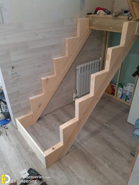 35+ Photos Of Wooden Staircase Under Construction | Engineering Discoveries Stair Stringer Calculator, Stairs Office, سلالم حلزونية, Small Staircase, Stair Ideas, Stairs Stringer, Staircase Design Modern, Tiny House Stairs, Stair Design