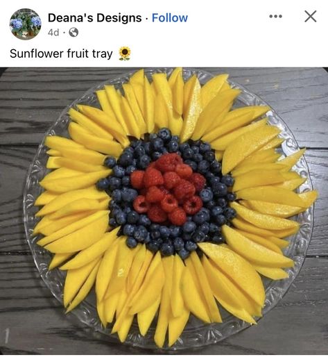 Sunflower Charcuterie, 25th Wedding Anniversary Decorations, Wild Flowers Wedding, Fruit Platter Designs, Fruit Platters, Bizarre Foods, Kids Cookbook, Charcuterie Ideas, Fruit Salad Easy