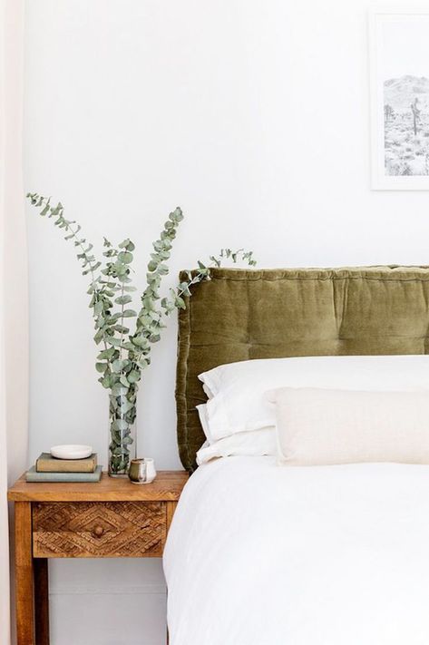 DIY moss green velvet headboard cushion Daybed Cushion, Neutral Bedroom Decor, Farmhouse Side Table, Decorating Bedroom, Modern Home Decor Ideas, Cute Dorm Rooms, Velvet Headboard, Cushion Headboard, Neutral Bedroom