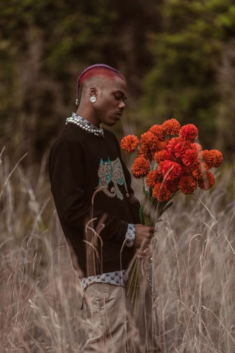 Music Video Ideas, Men Fashion Photoshoot, Beautiful Photoshoot Ideas, Vogue Men, Creative Photoshoot, Creative Photoshoot Ideas, Flower Boy, Men Photoshoot, Black Photography