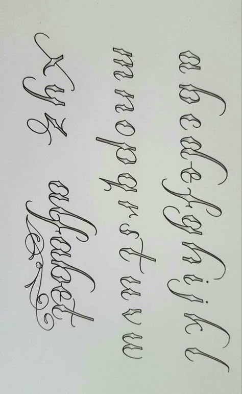 Fronts Letters Design Alphabet, Tattoo Fonts Alphabet Hand Lettering, Letters For Tattoos Fonts Style, Chicano Font Alphabet, Chicano Handwriting, Cholo Lettering Alphabet, Cool Lettering Fonts Alphabet, Chicano Writing Lettering, Chicano Drawings Letters