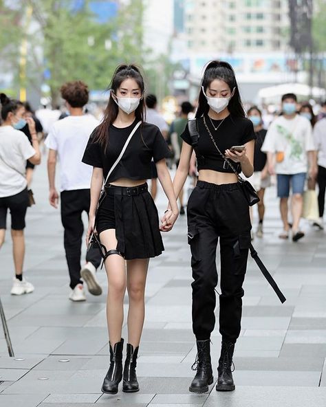 China Street Styles (@chinastreetfashionstyles) • Instagram photos and videos Asia Street Style, Chinese Ootd, China Street Style, Chinese Street Style Fashion, Chinese Street Style, China Street Fashion, China Street, Feminine Clothes, Asian Streetwear