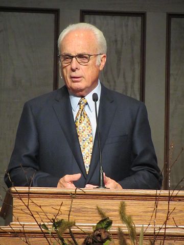 In Which “Dr.” John MacArthur Shows His True Colors about Beth Moore – Spiritual Sounding Board  John MacArthur claims that Beth Moore wants power. I think he’s projecting. He is worried about women taking away men’s power. Golden Calf, Douglas Macarthur, Steven Furtick, John Wesley, John Macarthur, Beth Moore, Grace To You, True Colors, Mac