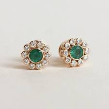 https://encrypted-tbn0.gstatic.com/images?q=tbn:ANd9GcQOfJsl4rv9Z4iDUT0_I6qfQNvex3uNR9o4ZA&usqp=CAU Vintage Emerald Earrings, Emerald And Diamond Earrings, Emerald Earrings Drop, Flower Halo, Emerald Earrings Studs, Vintage Fine Jewelry, Halo Setting, Gold Earrings Designs, Emerald Earrings