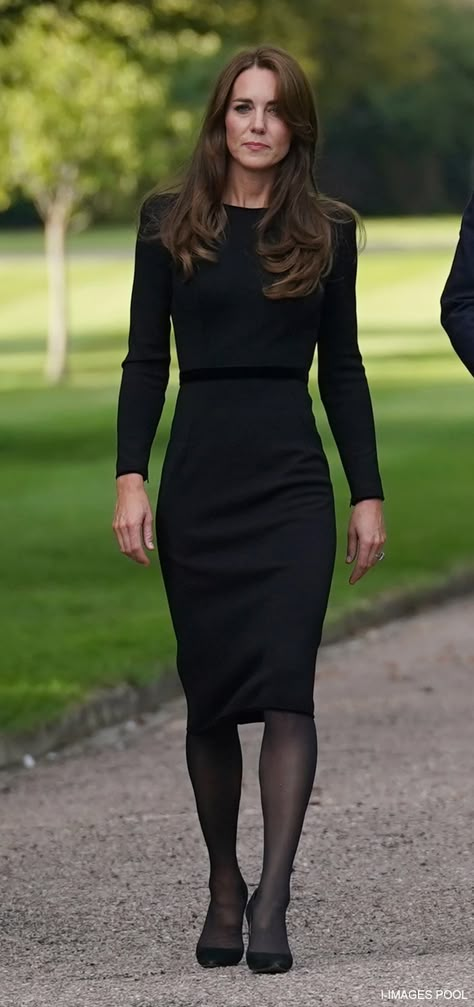 Kate Middleton Style Outfits, Herzogin Von Cambridge, Princesse Kate Middleton, Looks Kate Middleton, Kate Middleton Dress, Royal Family Fashion, Kate Princess, Business Clothing, Kate Middleton Outfits