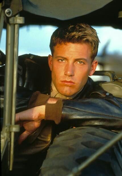 Movie Pearl Harbor. Ben affleck is so attractive Pearl Harbor Quotes, Young Ben Affleck, Rafe Mccawley, Josh Hartnett Pearl Harbor, Pearl Harbor Movie, Pearl Harbor Day, Pearl Harbour, Jimmy Stewart, Josh Hartnett