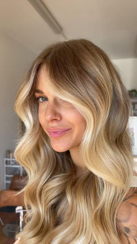 Different Shades Of Blonde Balayage, Blonde 2023 Fall, Honey Blonde Lived In Hair, Blonde Hair Ideas 2023, Summer Hair Colour Ideas, Blonde Without Bleaching, Gold Baylage Hair, Low Maintenance Highlights Blondes, Blonde Balayage Warm Tones