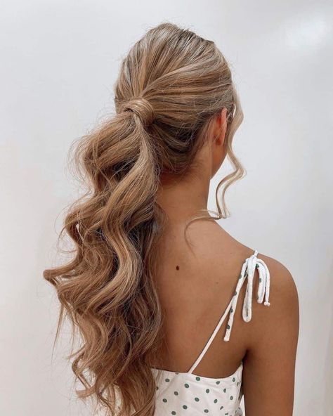 Moh Hair, Prom Hair Up, Mother Of The Bride Hairstyles, Cute Prom Hairstyles, Formal Hairstyles For Long Hair, Prom Hairstyle, Fancy Hair, Simple Prom Hair, Mother Of The Bride Hair