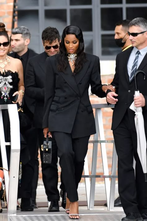 Black Female Celebs Attend Dolce & Gabbana Venice Fashion Shows | Bossip Black Suit For Women Outfit, Tuxedo Outfits For Women, Women Black Suit Outfit Classy, Goth Glam Outfits, Saweetie Fashion, All Black Outfit For Party, Venice Fashion, Ciara Style, Mafia Style