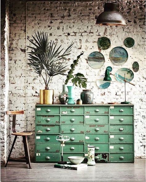 Interior Boho, Vintage Cupboard, Smart Tiles, Vintage Industrial Decor, Vintage Industrial Furniture, Frame House, Design Del Prodotto, Space Decor, Retro Home Decor