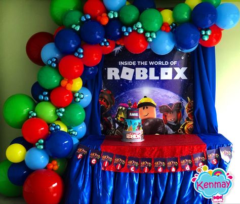 Roblox Birthday Balloon Arch, Roblox Balloon Decor, Roblox Birthday Party Ideas Decor, Roblox Decoration Ideas, Roblox Birthday Party Ideas, Easter Balloon Decor, Birthday Photoshoot Ideas Boys, Roblox Party, Robot Birthday Party