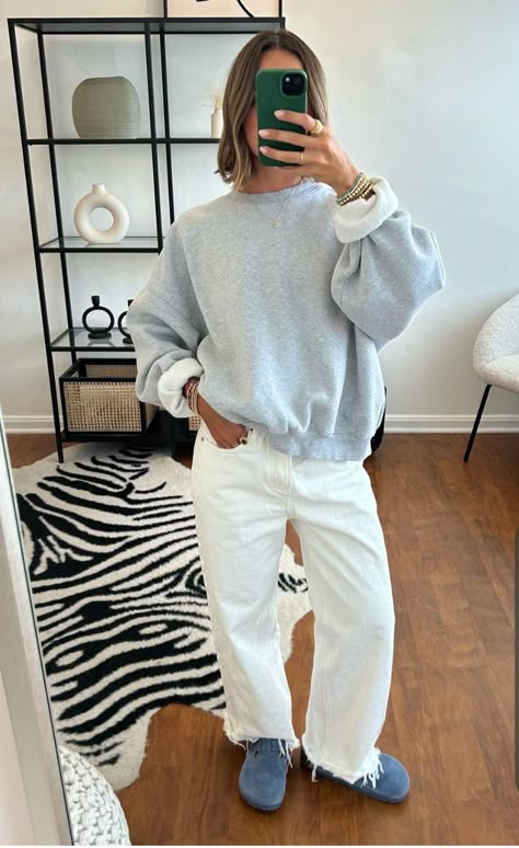 Mom Aesthetic Outfit, Boston Clogs Outfit, Birkenstock Boston Soft Footbed, Boston Soft Footbed, Crewneck Outfit, Birkenstock Outfit, Clogs Outfit, Cold Weather Fashion, Birkenstock Boston