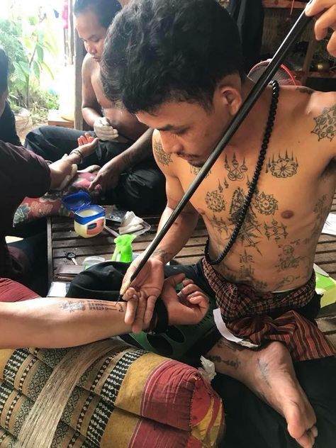 Khmer Sak Yant, Cambodian Tattoo Khmer, Khmer Tattoo Cambodia, Cambodia Tattoo, Sakyant Tattoo, Cambodian Tattoo, Tats Ideas, Khmer Tattoo, Sak Yant Tattoo