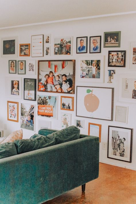 FAQ: HOW TO MAKE A GALLERY WALL THAT YOUR FAMILY AND FRIENDS WILL LOVE - RAE ANN KELLY Family Photo Gallery Wall, Family Photos Wall Decor, Hallway Gallery Wall, Family Gallery Wall, Kitchen Gallery Wall, Crib Ideas, Picture Gallery Wall, Family Photo Wall, Photography Wallpapers