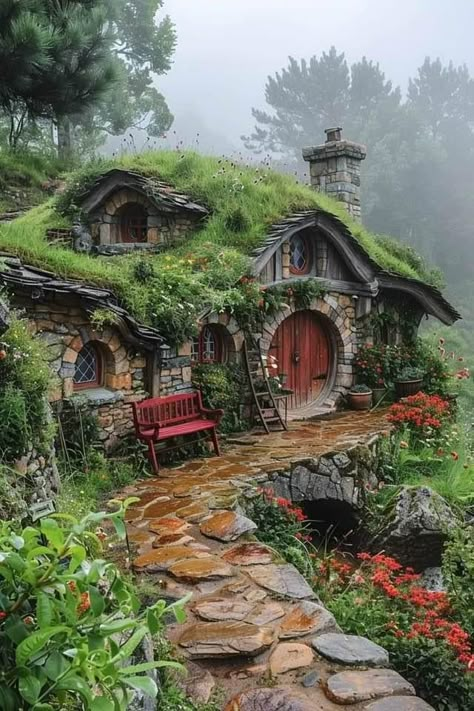 Thomas Kinkade Cottage, Bedford England, Fairytale Houses, Hobbit Home, Casa Hobbit, Underground House, Hobbit Houses, House Lifestyle, Fairy Bedroom