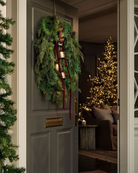 McGee & Co. (@mcgeeandco) • Instagram photos and videos Red And Emerald Green Christmas Tree, Mcgee And Co Christmas, Christmas Ambience, Moody Christmas, Mcgee And Co, Christmas Front Doors, Christmas Door Wreaths, Mcgee & Co, Christmas Inspo