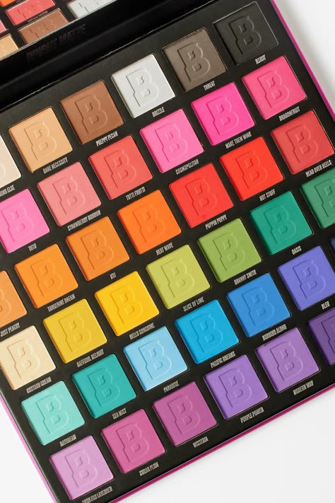 Best Colorful Eyeshadow Palette, Eyeshadow Aesthetic, Doe Eye Makeup, Indie Makeup Brands, Colorful Eyeshadow Palette, Dr Makeup, Mac Lipstick Swatches, Rainbow Eyeshadow, Best Eyeshadow Palette