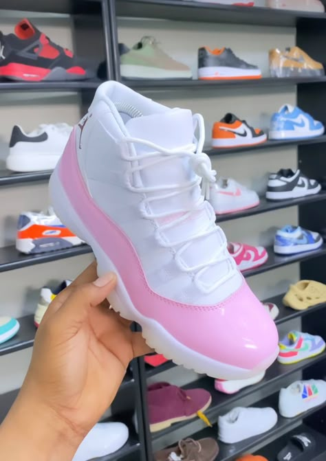 Sneakers For Summer 2023, Cute Pink Jordans, Shoes To Buy In 2023, Birthday Shoes Ideas, Jordans To Get, Pink Thunder Jordan 4, Shoes To Get For Your Birthday, Cute Jordans For Women Baddie, Types Of Jordans