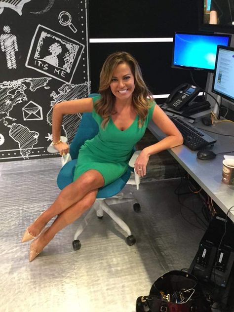 Robin Meade, Sleeveless Dress, Hair