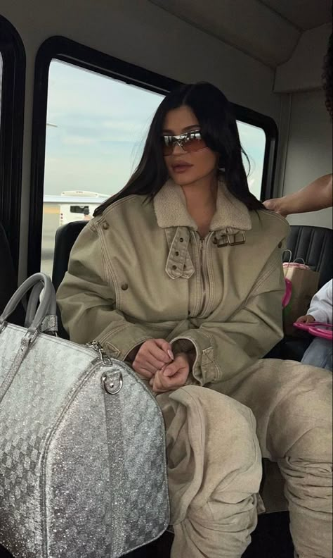 Kylie Jenner Street Style, Kylie Jenner Icons, Kily Jenner, Stile Kylie Jenner, Jenner Girls, Looks Kylie Jenner, Kylie Jenner Photos, Trajes Kylie Jenner, Kylie Baby