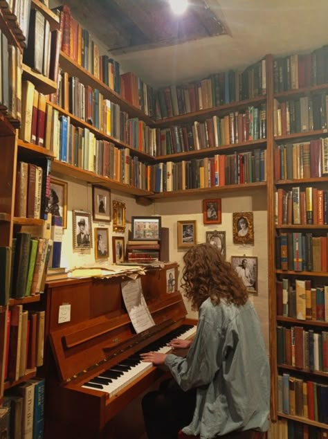 70s Library, Shakespeare And Company Aesthetic, Bookshop Aesthetic, Shakespeare And Company Paris, Bookstore Aesthetic, Addie Larue, Library Cafe, Shakespeare And Company, Bookstore Cafe