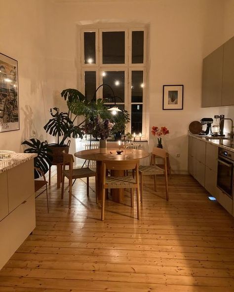 Copenhagen Interior Design, Copenhagen Interior, Maximalist Home, Apartment Makeover, On The Train, Kitchen Ware, Apartment Aesthetic, A Start, Cozy Kitchen