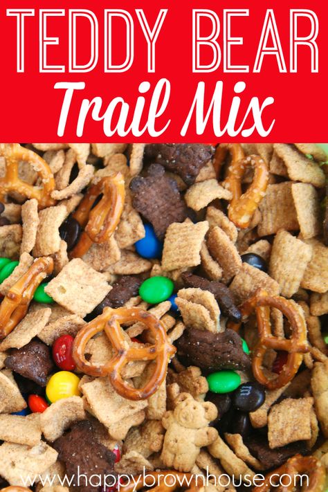 This Teddy Bear Trail Mix is a super simple homemade snack mix that kids will love! Perfect for homemade gifts, long road trips, or special treats for family movie night. Let the kids help make it for an extra special treat. #snack #recipe #travel #christmas #homemadegift #treat #teddybear Trail Mix Snack, Bear Food, Trail Mix Recipe, Trail Mix Recipes, Homemade Trail Mix, Chex Mix Recipes, Cinnamon Toast Crunch, Snack Mix Recipes, Chex Mix