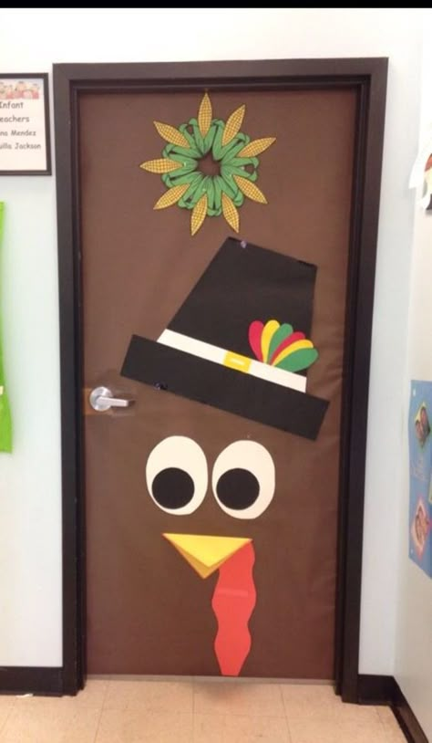 Thanksgiving School Bulletin Boards, Thanksgiving Door Decorations Classroom Preschool, Thanksgiving Decorations Classroom, Fall Classroom Door Ideas, Thanksgiving Door Decorations Classroom, Thanksgiving Classroom Door, Fall Classroom Door, Thanksgiving Door Decorations, Preschool Door