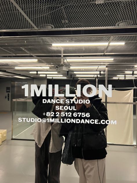 Korean Dance Studio, 1m Dance Studio, Dance 1million, Dance Aesthetic Kpop, Kpop Dance Aesthetic, Aesthetic Dance Studio, 1 Million Dance Studio, Dance Studio Aesthetic, One Milion