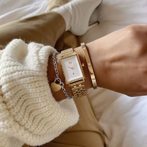 Gold Watch Women, Classic Jewelry Pieces, Classy Watch, Heart Padlocks, Gold Watches Women, Premium Watches, Watch Women, Jewelry Essentials, Jewelry Lookbook