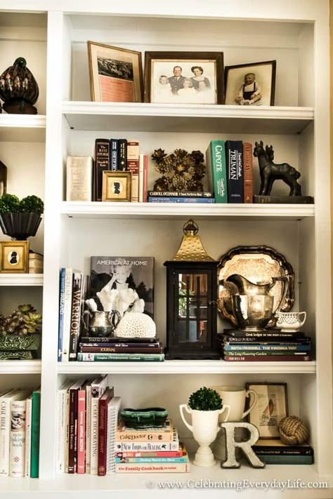 Bookshelves Styling, Styling Bookcases, Bookcase Decorating, Shelves Styling, Shelf Decorating, Bookshelves Decor, Styling Bookshelves, Bookcase Ideas, Shelves Decor