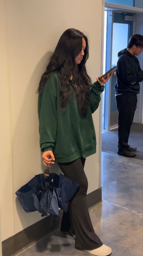 literally my friend being aesthetic in the rain. fit and aura >>> Rainy Fits Aesthetic, Birthday Outfit Rainy Day, Cozy Rain Outfit, Chilly Rainy Day Outfit Casual, Outfits For Hot Rainy Days, Rainy College Outfit, Rainy Day Outfit Aesthetic School, Outfits For The Rain Rainy Days, Rainning Day Outfits