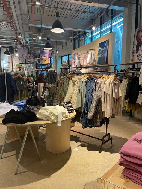 Leeds, aesthetic, clothing, fashion, jewellery, accessories, urban outfitters Urban Outfitters Aesthetic, Urban Outfitters Store, Urban Outfitters Shop, Urban Outfitters Style, Aesthetic Stores, Fashion Jobs, No One Loves Me, Warm Brown, Thrift Shopping