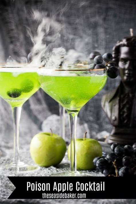 Poison Halloween Drink, Apple Halloween Cocktail, Apple Halloween Drinks, Green Halloween Food Ideas, Best Halloween Punch Alcoholic, Green Halloween Cocktails Recipes, Polyjuice Potion Cocktail, Halloween Cocktails With Champagne, Poison Apple Cocktail Recipe