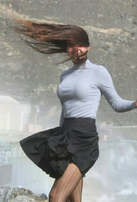 Skirts On A Windy Day, Hair Blowing In Wind Reference, Windy Skirt, Skydive Australia, Windy Girl, Windy Hair, Skirt Cape, Fabric Folds, Fragile Beauty