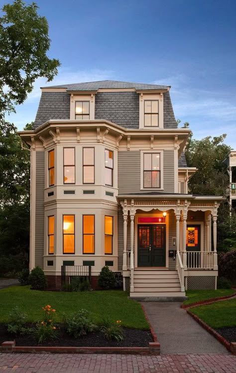 Modern Victorian House, Victorian Home Exterior, Home Exterior Styles, Modern Victorian Home, Modern Victorian Homes, Modern Mansions, Victorian Homes Exterior, Colorful Homes, Victorian Exterior