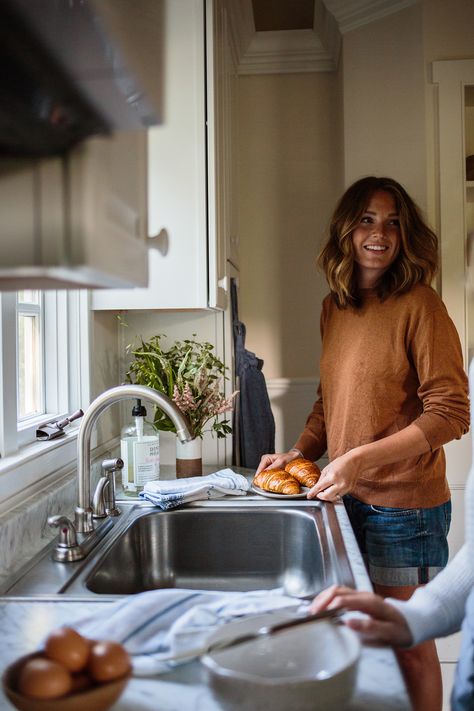 Domestic Aesthetic, Daily Life Photography, Cookbook Photography, English Journal, Blogger Poses, Farm Lifestyle, Good Coffee, Other Mothers, Hair Envy