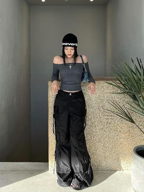 thefitdiary's Amazon Page 00s Mode, Acubi Fashion, Cargo Pants Outfit, Practice Outfits, Fashion Fits, Korean Outfits, Casual Style Outfits, Streetwear Outfit, Pants Outfit