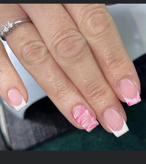 Short Square French Tip Acrylic Nails Pink, Pink French Tip Gel Nails Short, Cute Biab Nails, Barbie Pink French Tip Nails Short, Square Nails Spring, Short Biab Nail Designs, Short Square Acrylic Nails French Tips With Bow, Pink Frnch Tip, Nails Girly