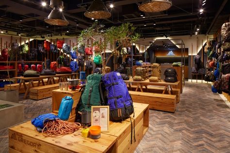 » GREGORY HARAJYUKU store by space co, Tokyo – Japan Hiking Store Design, Camping Store Design, Outdoor Store Design Retail, Outdoor Retail Store Design, Outdoor Store Design, Store Visual Merchandising, Camp Store, Shoe Store Design, Hiking Store