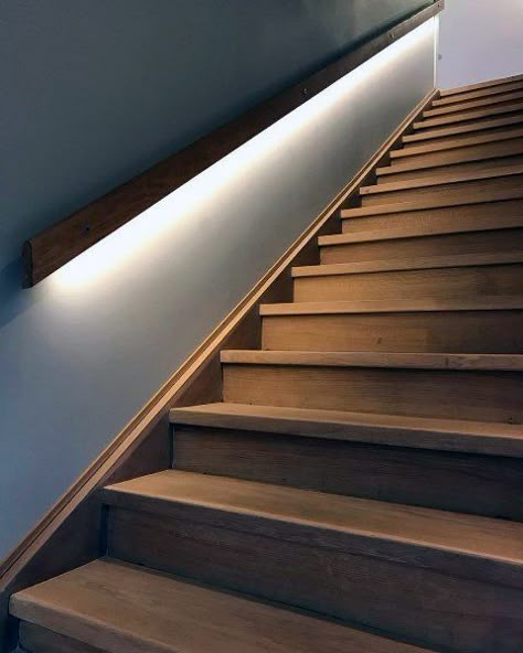 Top 60 Best Staircase Lighting Ideas - Illuminated Steps Stair Lights Indoor, Handrail Lighting, Staircase Lighting Ideas, Vstupná Hala, Stairs Lighting, Traditional Staircase, Stairway Lighting, Staircase Handrail, Stair Lights