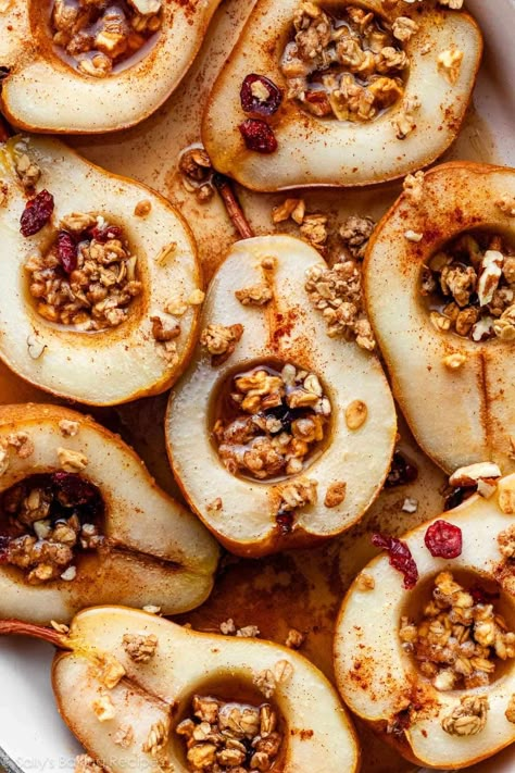 Easy Maple Baked Pears - Sally's Baking Addiction Vanilla Almond Granola, Baked Pears, Apple Recipes Easy, Almond Granola, Sally's Baking, Baked Fruit, Pear Recipes, Savory Appetizer, Poutine