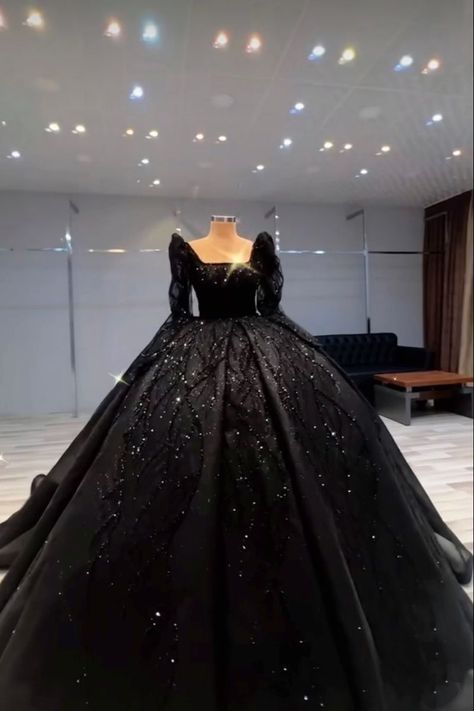 Bridal Dresses Ideas, Black Bridal Dresses, Barbie Gown, Aesthetic Western, Black Quinceanera Dresses, Long Party Gowns, Black Wedding Gowns, Elsa Cakes, Nikah Dress