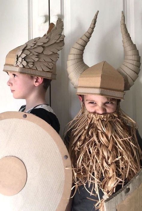 Diy Viking Costume, Viking Costume Diy, Kids Viking Costume, Vikings Costume Diy, Diy Unicorn Costume, Snowman Costume, Cardboard Costume, Carton Diy