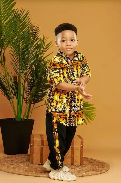 Baby Boys Outfit, African Kids Clothes, Ankara Styles For Kids, African Shirt, Beautiful Ankara Styles, Kids Dress Boys, Trendy Ankara Styles, Mother Daughter Fashion, Kids Dress Collection