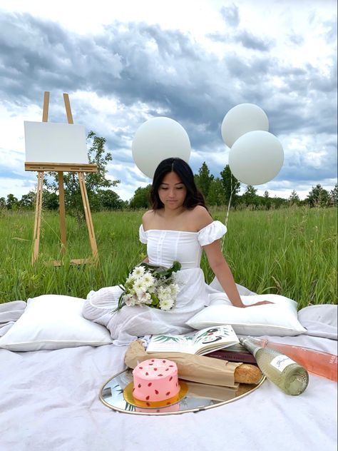 Minimal Picnic Ideas, White Theme Birthday Photoshoot, Simple Picnic Photoshoot Ideas, Simple Dress Photoshoot, White Picnic Aesthetic, Birthday Photoshoot Ideas White Dress, Birthday Photoshoot Ideas Picnic, Simple Shoot Ideas, Birthday Picnic Photoshoot Ideas