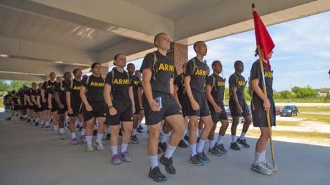 National Guard Basic Training, Us Army Basic Training, Army Boot Camp, Army Basic Training, Physical Challenges, Army Combat Uniform, The Rifleman, Army Training, Army Reserve