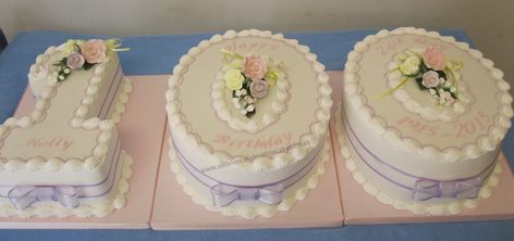 100 Birthday Cake Ideas, Number Shaped Cakes, 100 Birthday Cake, Womens Birthday Cakes, Nana Cake, 100th Birthday Party Decorations, 100th Birthday Cake, 100 Birthday Decorations, 100 Years Celebration